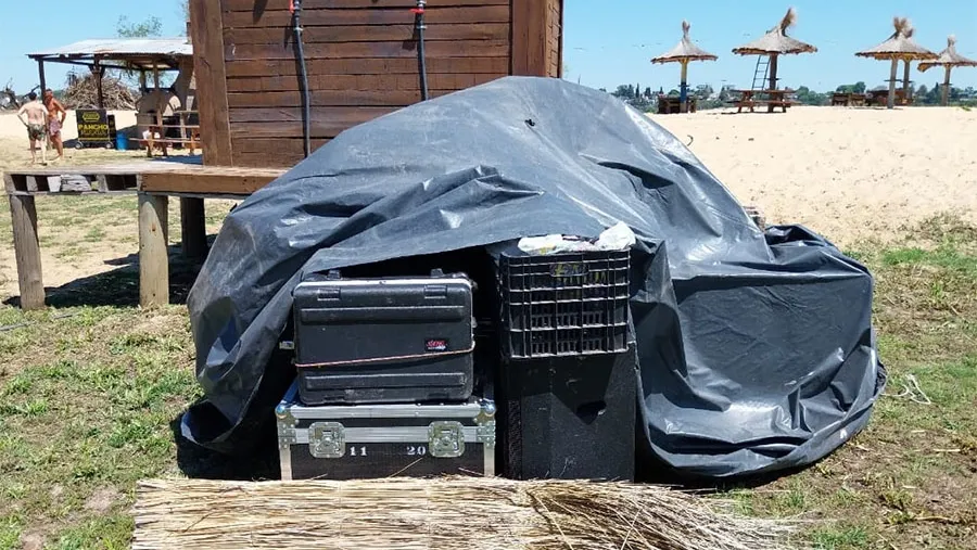 Nuevamente se detectó la intención de realizar mega fiestas en zonas de islas de Victoria. El allanamiento impidió su realización. Nuevamente se detectó la intención de realizar mega fiestas en zonas de islas de Victoria. El allanamiento impidió su realización.