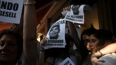Asesinato y marcha