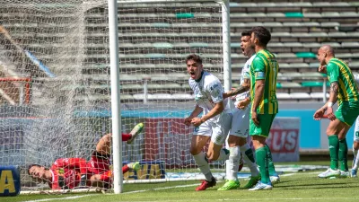 Aldosivi perdió con Banfield y es el primer descendido de la temporada