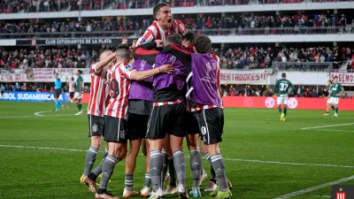 Copa Sudamericana: con una goleada, Estudiantes sacó ventaja en la serie ante Goiás
