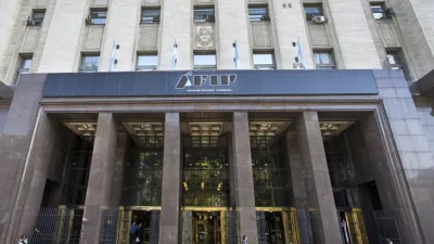 Por el impacto de la cuarentena, la recaudación cayó más de 10% en marzo