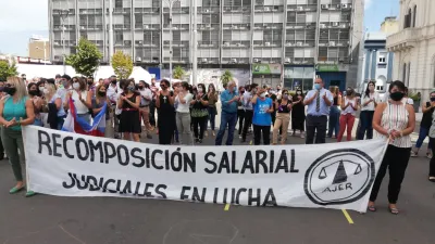 Por reclamo salarial, judiciales se movilizaron en distintos puntos de la provincia