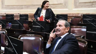 Pidieron la indagatoria de Alperovich en la causa por abuso sexual contra su sobrina