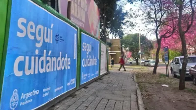 Está permitidas las reuniones sociales en domicilios particulares de hasta 10 personas si se realizan en espacios interiores, y de hasta 20 personas si se realizan al aire libre.