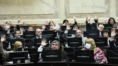 Antes de perder la mayoría, el FdT aprobó un paquete de decretos de Fernández