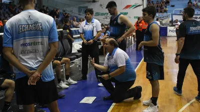 “El equipo se consolidó como grupo”, consideró el entrenador de Echagüe, Oscar Bonell