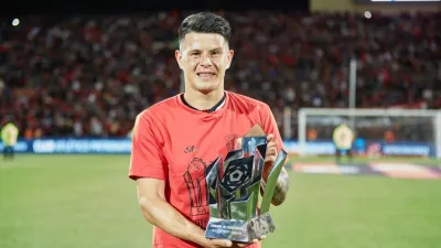 Copa Argentina: Estigarribia recibió el Premio "Sergio Kun Agüero" al máximo goleador