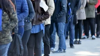 El desempleo bajó al 9,6% en el segundo trimestre, según el Indec