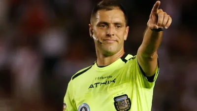 Fútbol: Reemplazaron por coronavirus al árbitro de la semifinal entre Boca y Racing