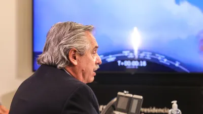 Alberto Fernández durante el lanzamiento del Saocom 1B