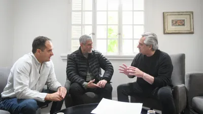 Ferraresi (centro) dejará el Ministerio de Desarrollo Territorial y Hábitat y será reemplazado por Santiago Maggiotti, anunció vía Twitter el Presidente Alberto Fernández.