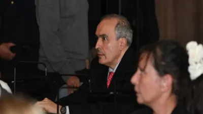 José López