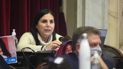 Lena presentó un proyecto para que el Palacio San José esté abierto todos los días