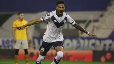 Vélez venció a Barcelona de Ecuador y dio un paso clave en la Copa Libertadores