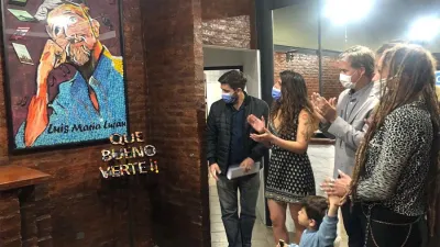 Se reinauguró el Centro Cultural Gualeguaychú que lleva el nombre del artista Luis Luján.