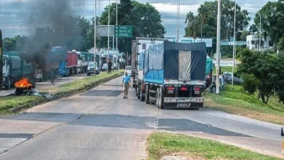 Los transportistas de cargas concentraron en Paraná, Victoria y Basavilbaso