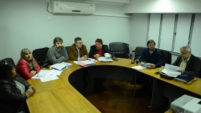 comisión de acuerdos